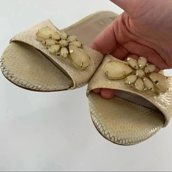 Ellen Tracy heels sz 9 Augusta cream patent leather snakeskin print gem floral - Picture 9 of 13